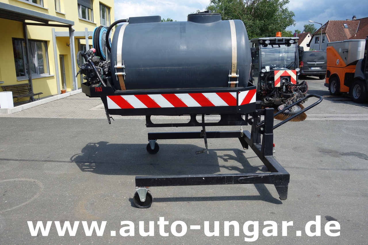 NILFISK CR3500 Wasserfass mit Pumpe + Schlauchhaspel Schmidt Multigo Schwemmaufbau - Véhicule de voirie/ Spécial: photos 4 NILFISK CR3500 Wasserfass mit Pumpe + Schlauchhaspel Schmidt Multigo Schwemmaufbau - Véhicule de voirie/ Spécial: photos 4