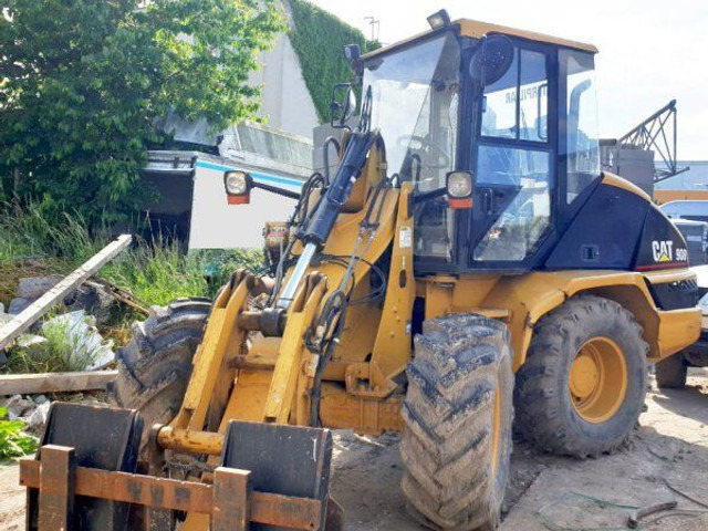 Caterpillar 908 (7t - Chargeuse sur pneus: photos 2 Caterpillar 908 (7t - Chargeuse sur pneus: photos 2