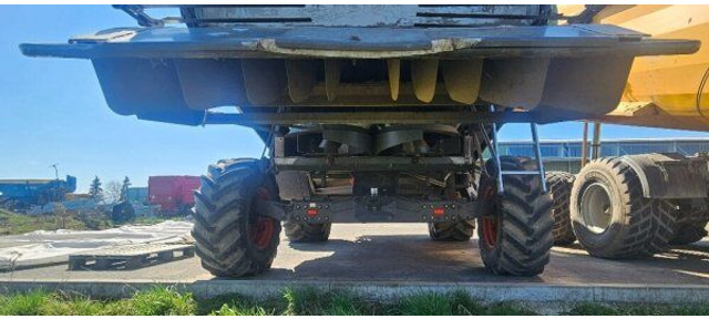 Claas Tucano 450 (839) +V 750 - Moissonneuse-batteuse: photos 5 Claas Tucano 450 (839) +V 750 - Moissonneuse-batteuse: photos 5