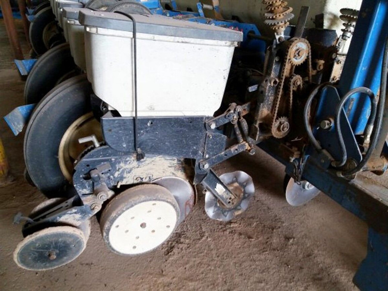 Kinze 3000 (8x lines 75 - Semoir monograine: photos 4 Kinze 3000 (8x lines 75 - Semoir monograine: photos 4