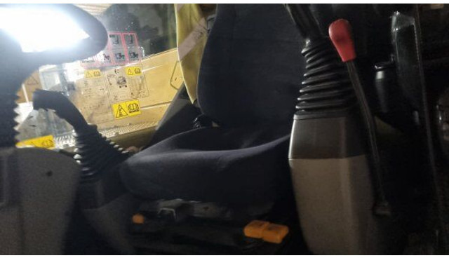 Komatsu PW 138 MR - Pelle sur pneus: photos 4 Komatsu PW 138 MR - Pelle sur pneus: photos 4