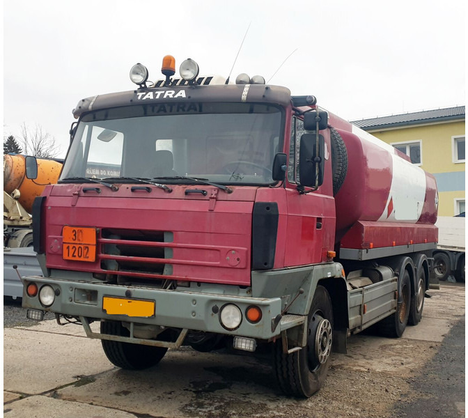 Tatra 6x6 T815 ADR 17m3 - Camion citerne: photos 2 Tatra 6x6 T815 ADR 17m3 - Camion citerne: photos 2