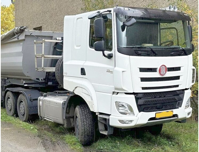Tatra 6x6 hydr. 75/48t Phoenix 158/DAF (TRACTOR docs/kfz!) - Tracteur routier: photos 1 Tatra 6x6 hydr. 75/48t Phoenix 158/DAF (TRACTOR docs/kfz!) - Tracteur routier: photos 1