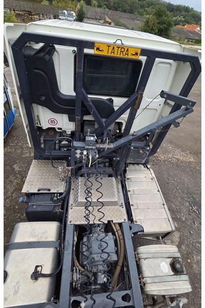 Tatra 6x6 hydr. 75/48t Phoenix 158/DAF (TRACTOR docs/kfz!) - Tracteur routier: photos 4 Tatra 6x6 hydr. 75/48t Phoenix 158/DAF (TRACTOR docs/kfz!) - Tracteur routier: photos 4