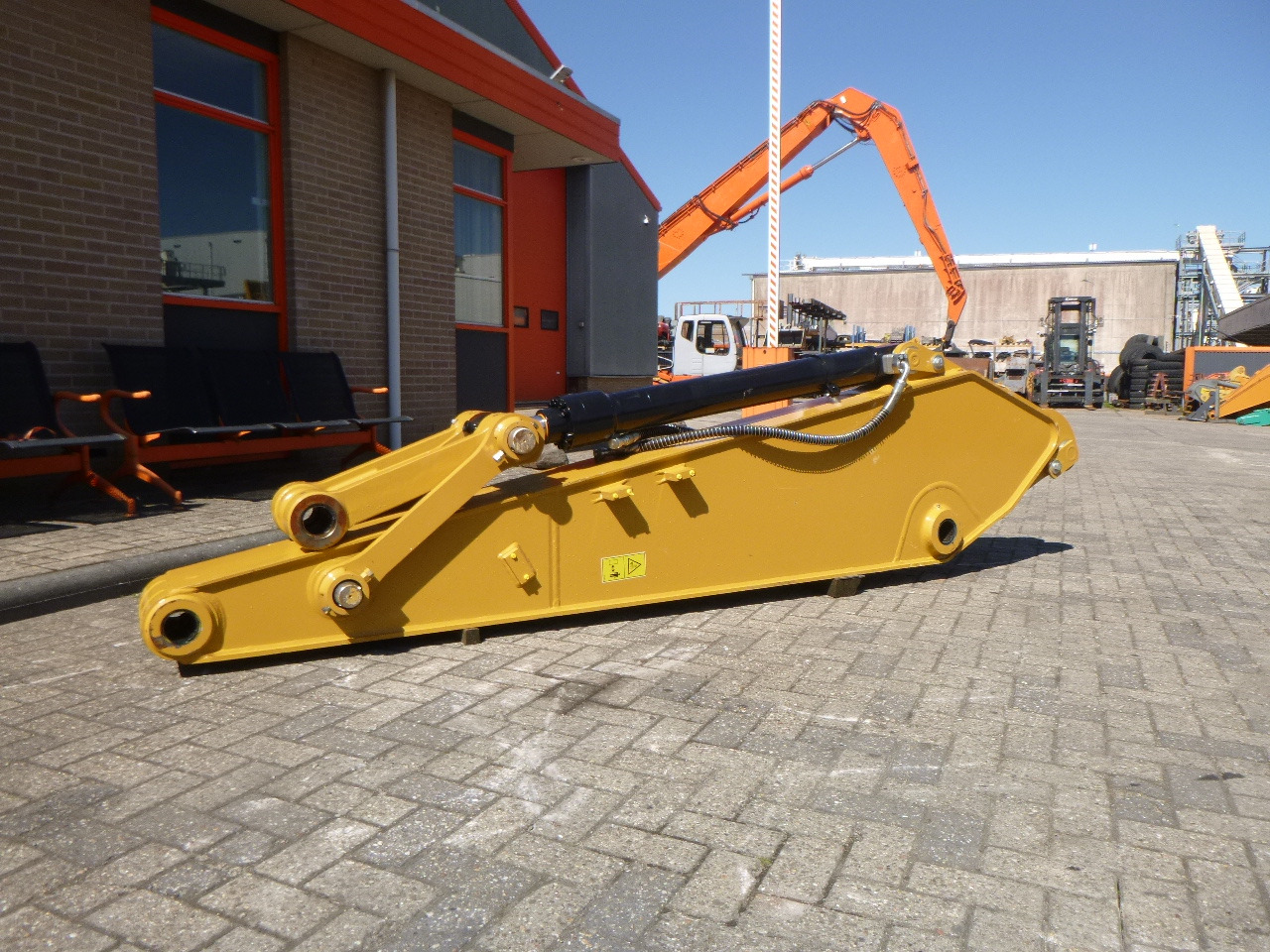 CATERPILLAR 320 GC - Flèche pour Pelle: photos 1 CATERPILLAR 320 GC - Flèche pour Pelle: photos 1