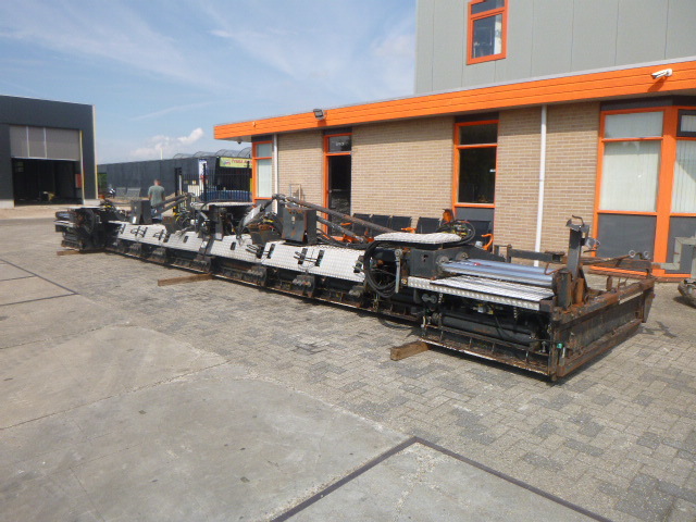 DYNAPAC SB1250PL - Finisseur: photos 4 DYNAPAC SB1250PL - Finisseur: photos 4