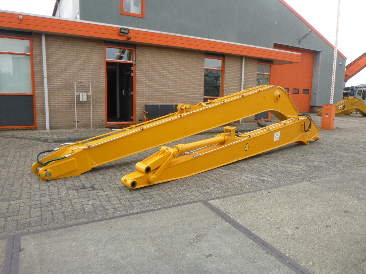 JCB JS200/JS210/JS220 Long reach front - Flèche pour Pelle sur chenille: photos 1 JCB JS200/JS210/JS220 Long reach front - Flèche pour Pelle sur chenille: photos 1
