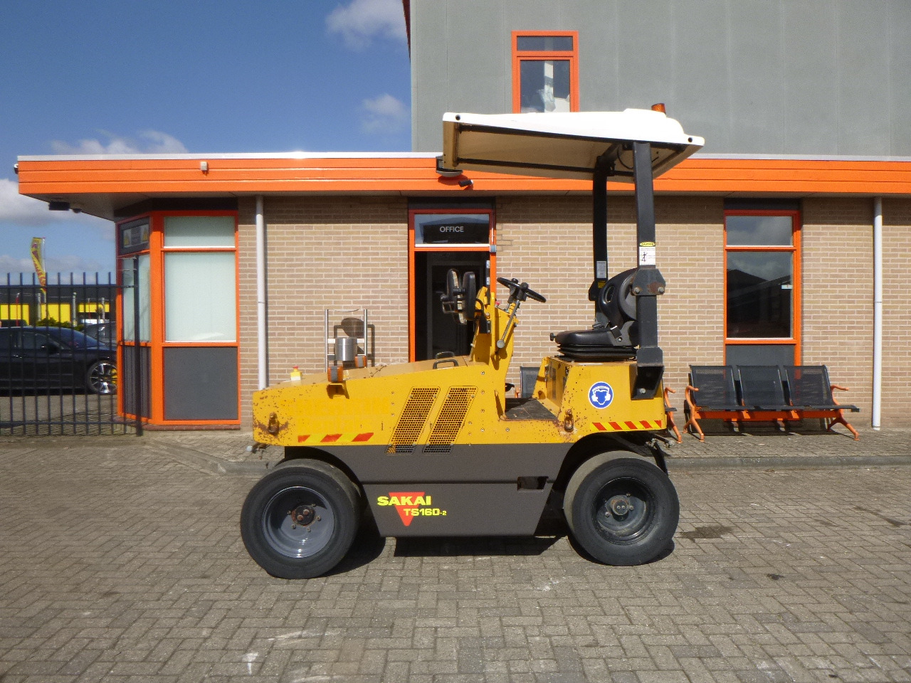 SAKAI TS160-2 - Compacteur à pneus: photos 1 SAKAI TS160-2 - Compacteur à pneus: photos 1