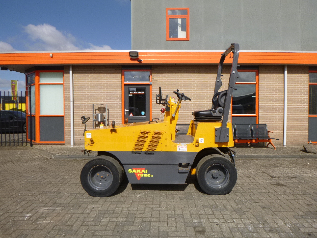 SAKAI TS160-2 - Compacteur à pneus: photos 1 SAKAI TS160-2 - Compacteur à pneus: photos 1
