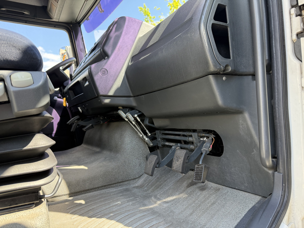 MAN TGA 18.350 4X2 LL Fahrschule - Camion porte-conteneur/ Caisse mobile: photos 4 MAN TGA 18.350 4X2 LL Fahrschule - Camion porte-conteneur/ Caisse mobile: photos 4