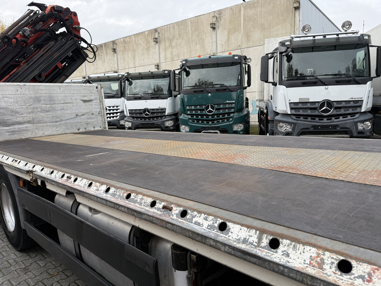 MAN TGS 26.360 6X2 Palfinger 27002 bis 26.5 Meter - Camion grue, Camion plateau: photos 2 MAN TGS 26.360 6X2 Palfinger 27002 bis 26.5 Meter - Camion grue, Camion plateau: photos 2