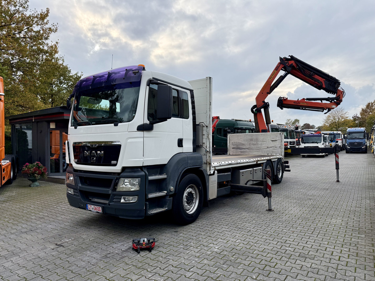 MAN TGS 26.360 6X2 Palfinger 27002 bis 26.5 Meter - Camion plateau, Camion grue: photos 1 MAN TGS 26.360 6X2 Palfinger 27002 bis 26.5 Meter - Camion plateau, Camion grue: photos 1