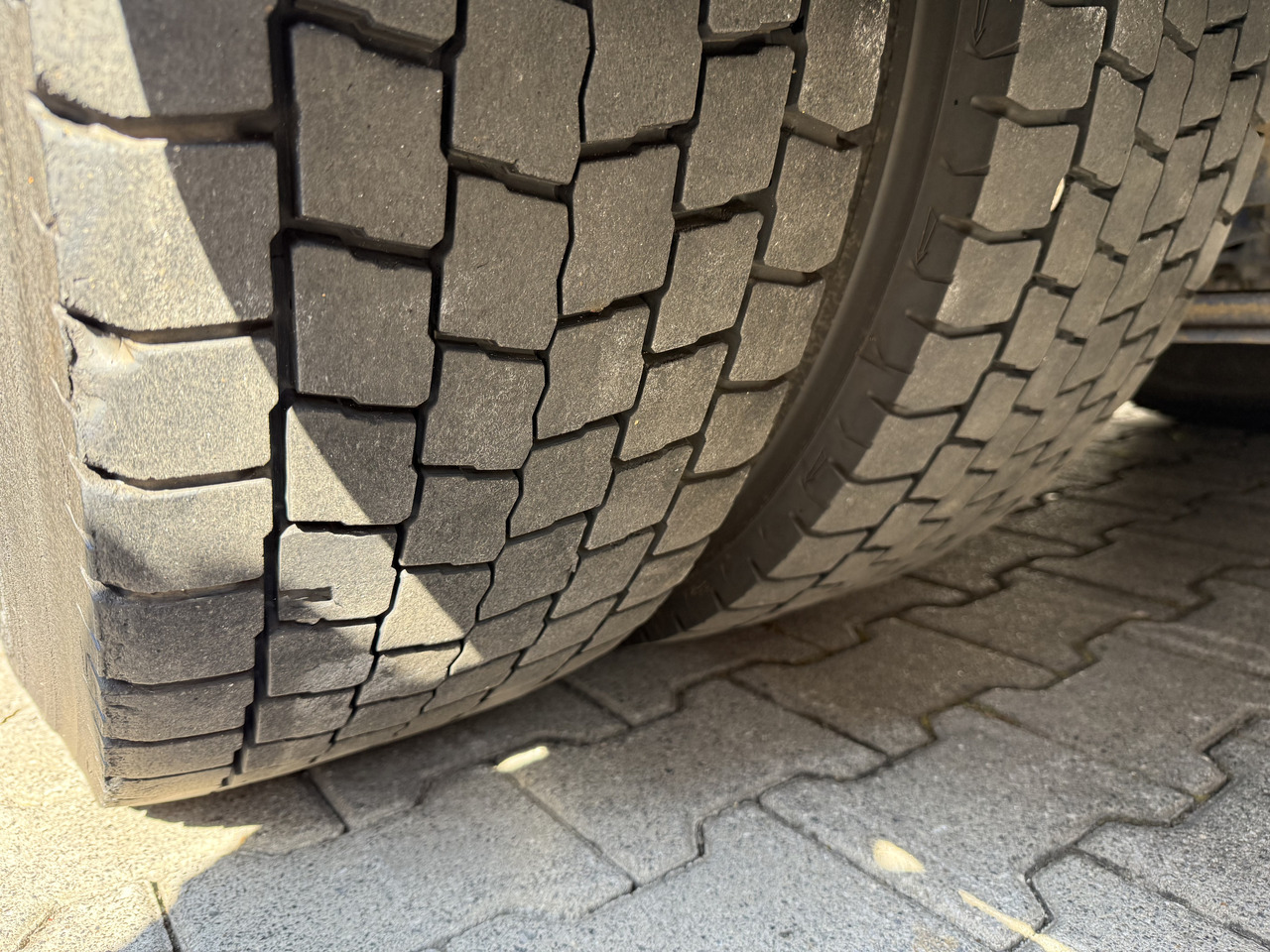 MAN TGX 26.440 6X2 Palfinger PK42502 - Camion plateau, Camion grue: photos 5 MAN TGX 26.440 6X2 Palfinger PK42502 - Camion plateau, Camion grue: photos 5