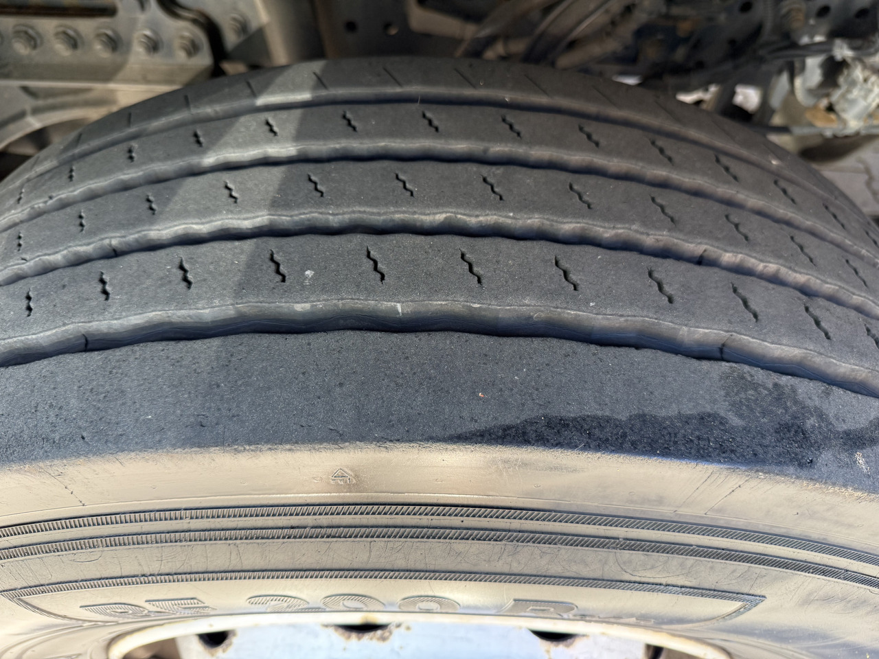 Mercedes-Benz Actros 1827 Kran Palfinger PK 9002 - Camion à rideaux coulissants, Camion grue: photos 2 Mercedes-Benz Actros 1827 Kran Palfinger PK 9002 - Camion à rideaux coulissants, Camion grue: photos 2