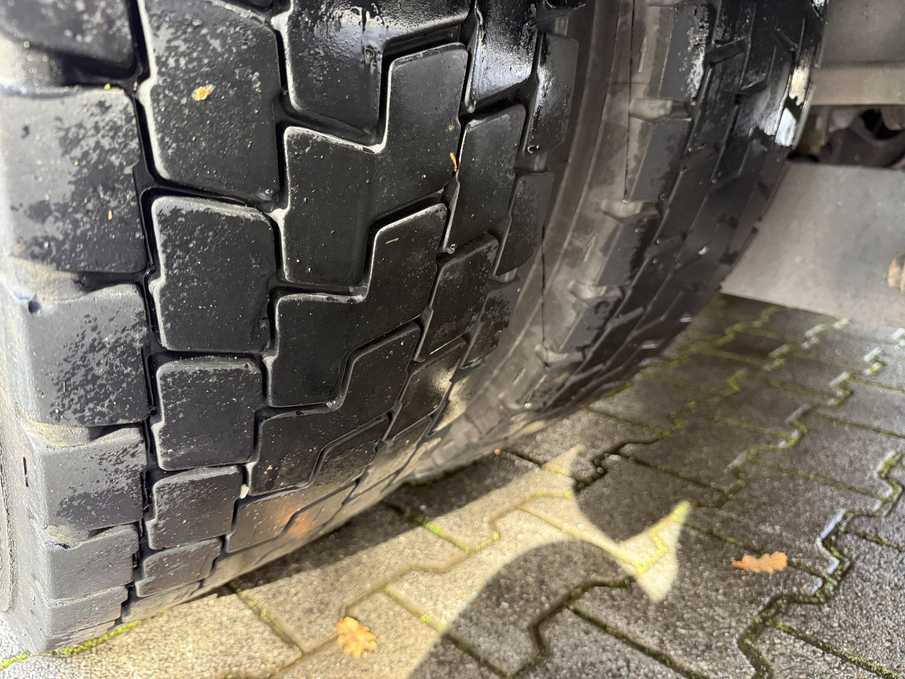 Mercedes-Benz Actros 2535 6X2 HMF 2420 bis 25 Meter - Camion grue, Camion plateau: photos 3 Mercedes-Benz Actros 2535 6X2 HMF 2420 bis 25 Meter - Camion grue, Camion plateau: photos 3