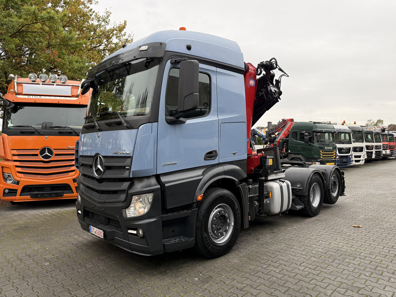 Mercedes-Benz Actros 2548 LS 6X2 Kran HMF 3220 bis 16 Meter - Camion grue, Tracteur routier: photos 1 Mercedes-Benz Actros 2548 LS 6X2 Kran HMF 3220 bis 16 Meter - Camion grue, Tracteur routier: photos 1