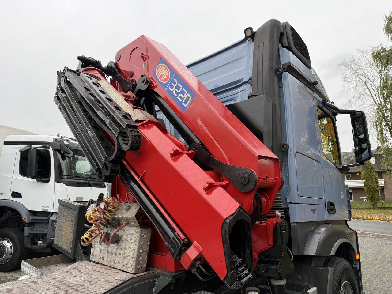 Mercedes-Benz Actros 2548 LS 6X2 Kran HMF 3220 bis 16 Meter - Camion grue, Tracteur routier: photos 2 Mercedes-Benz Actros 2548 LS 6X2 Kran HMF 3220 bis 16 Meter - Camion grue, Tracteur routier: photos 2