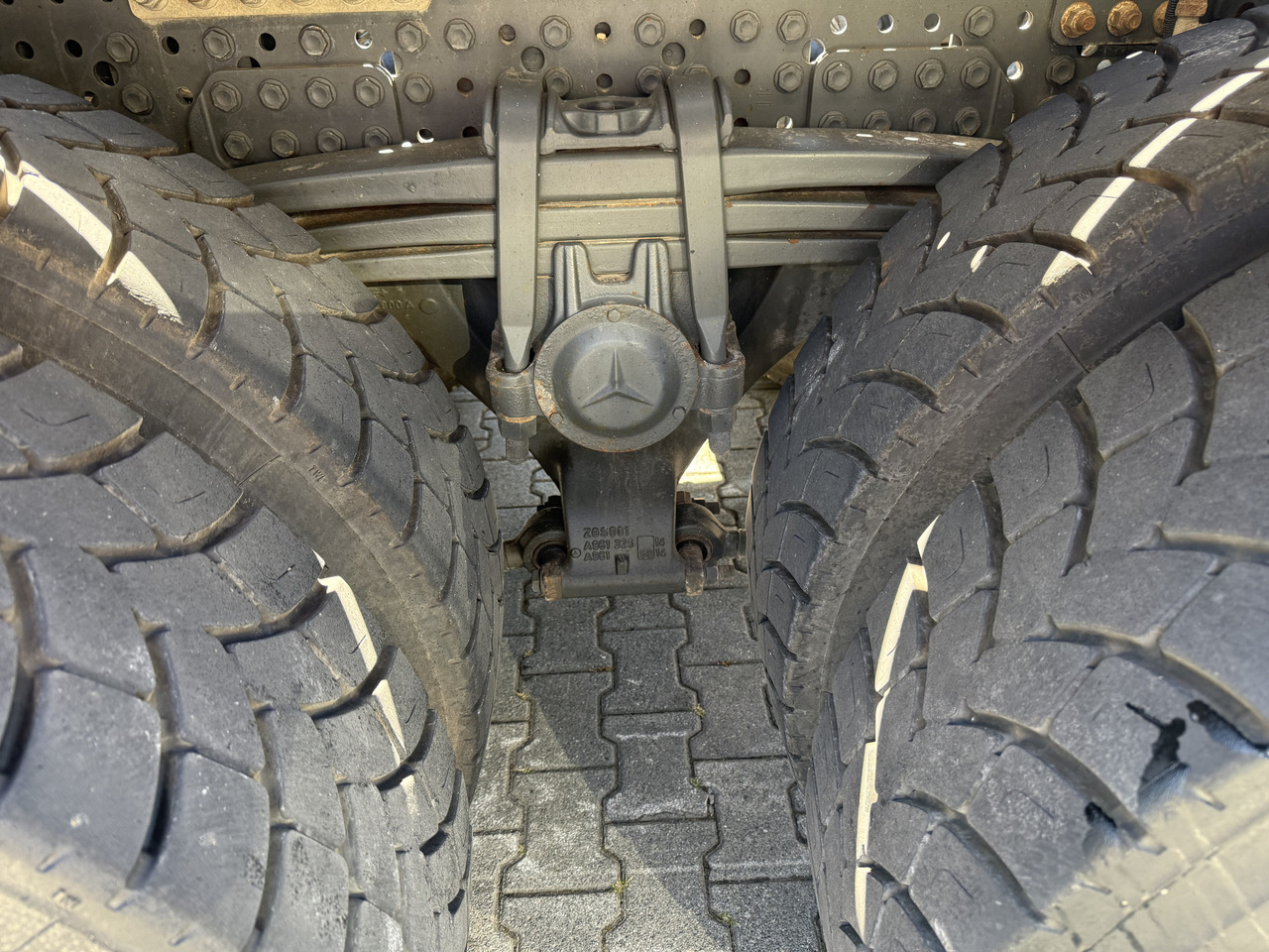 Mercedes-Benz Arocs 3245 K 8X4 Haken - Camion ampliroll: photos 4 Mercedes-Benz Arocs 3245 K 8X4 Haken - Camion ampliroll: photos 4