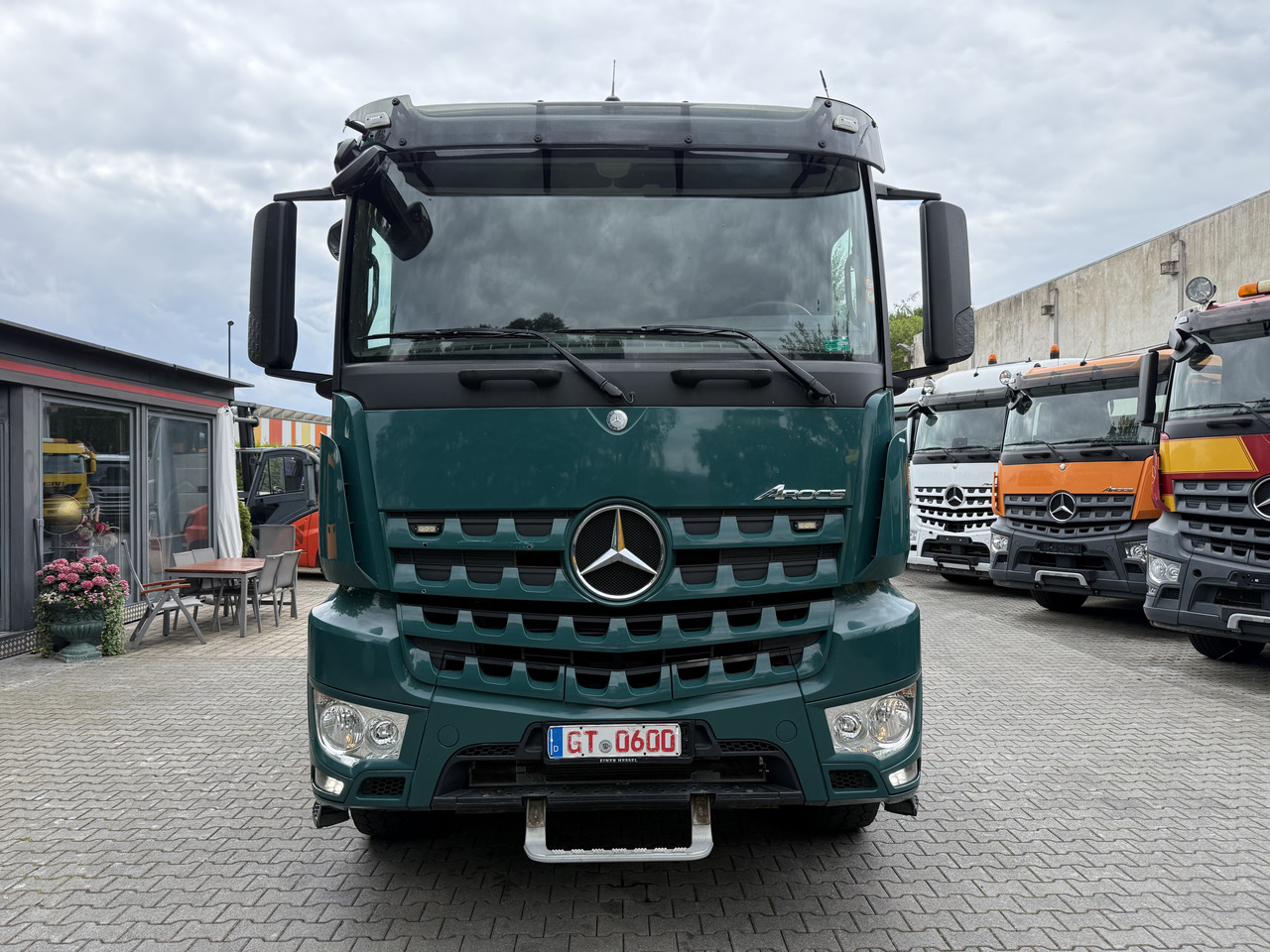 Camion ampliroll, Camion grue Mercedes-Benz Arocs 3251 8X4 Haken mit Kran HMF 2620 K5: photos 8