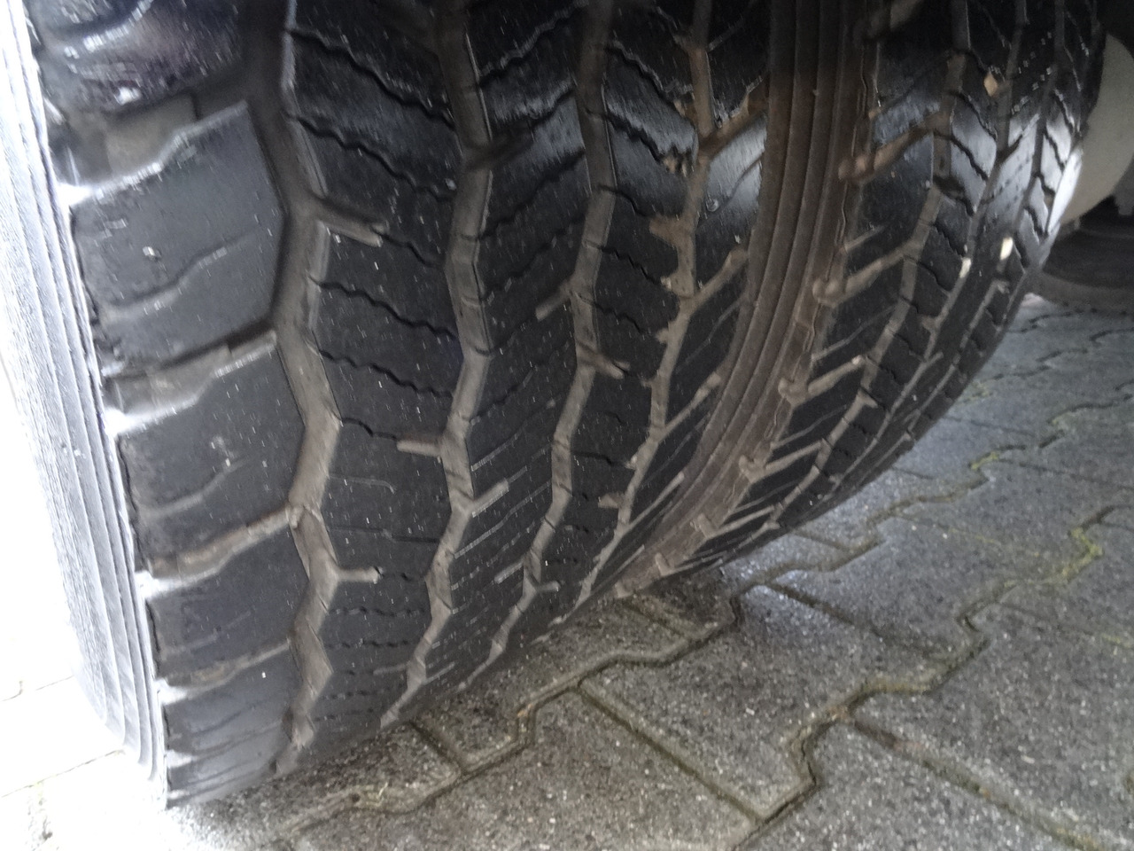 Mercedes-Benz Atego 818 Kran Palfinger 6501 - Camion plateau, Camion grue: photos 2 Mercedes-Benz Atego 818 Kran Palfinger 6501 - Camion plateau, Camion grue: photos 2