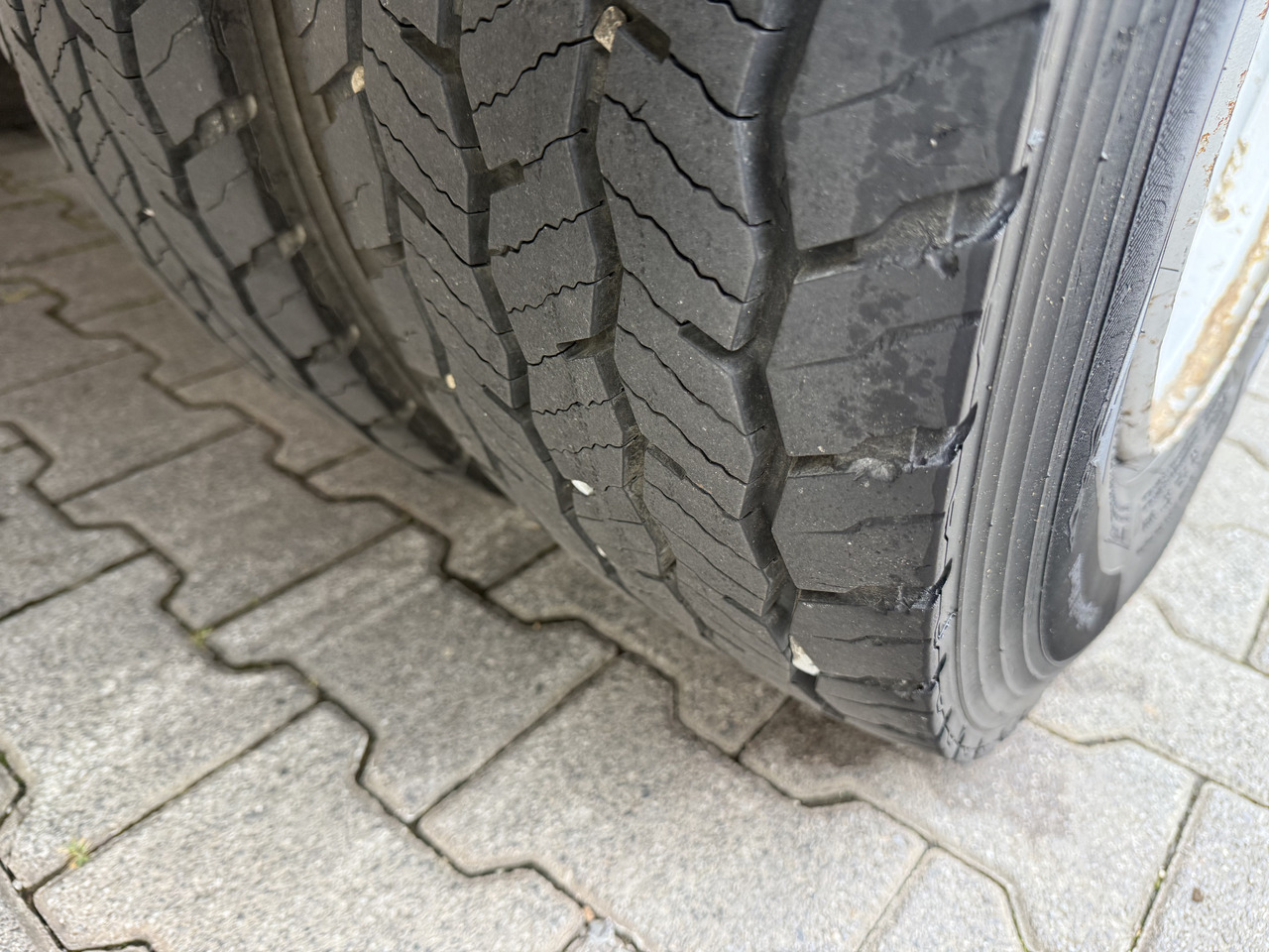 Renault Midlum 180.10 DoKa - Camion fourgon: photos 2 Renault Midlum 180.10 DoKa - Camion fourgon: photos 2