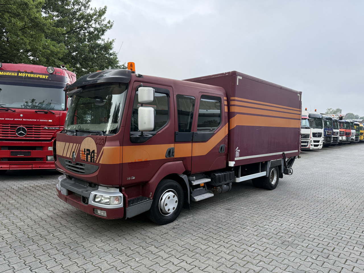 Renault Midlum 180.10 DoKa - Camion fourgon: photos 1 Renault Midlum 180.10 DoKa - Camion fourgon: photos 1