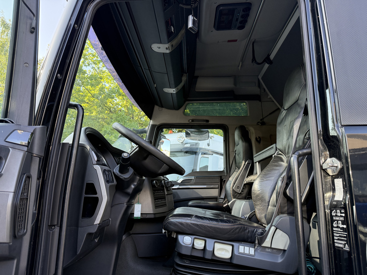 MAN TGX 18.680 4X2 BLS V8 - Tracteur routier: photos 5 MAN TGX 18.680 4X2 BLS V8 - Tracteur routier: photos 5