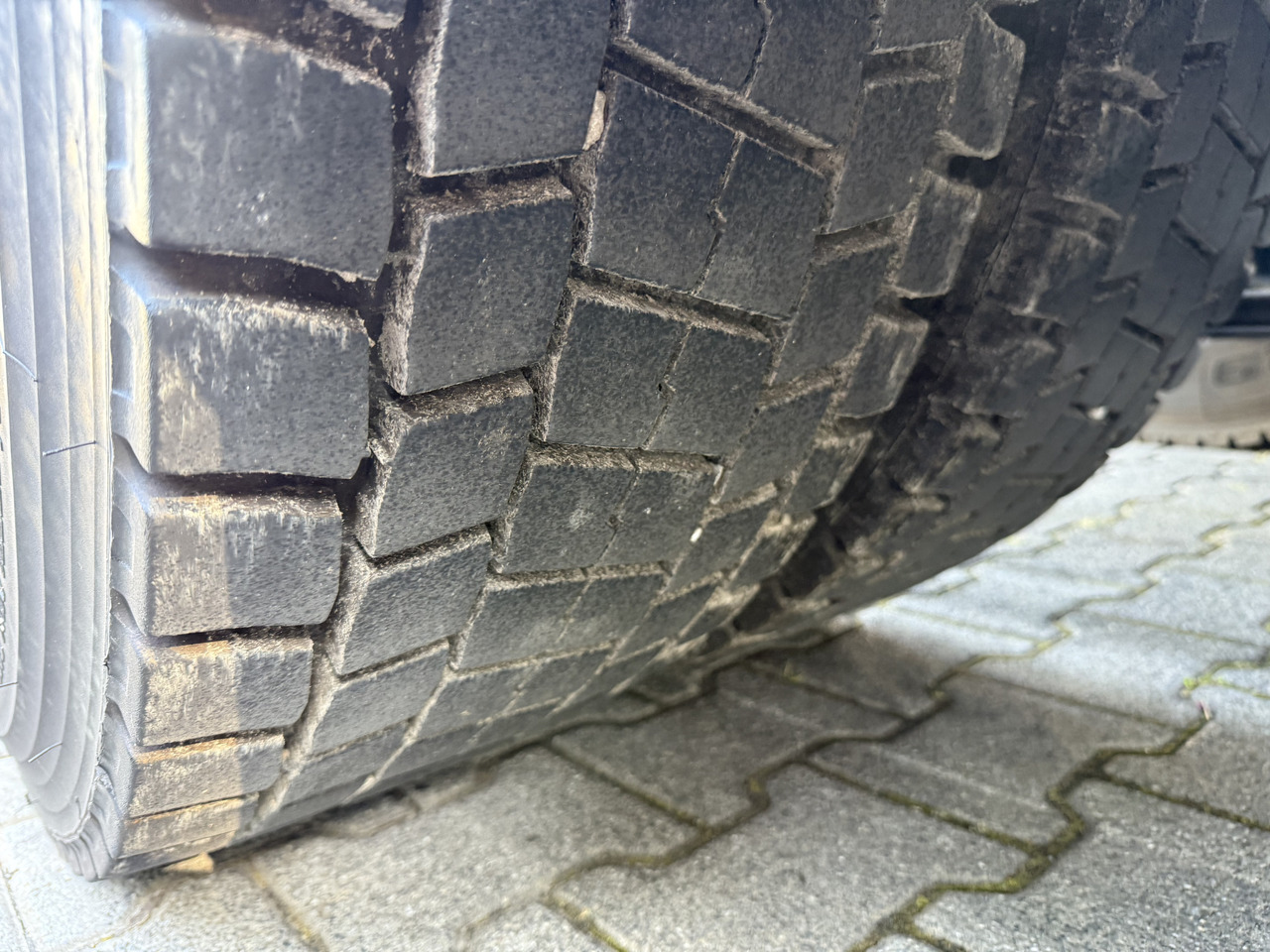 MAN TGX 18.680 4X2 BLS V8 - Tracteur routier: photos 3 MAN TGX 18.680 4X2 BLS V8 - Tracteur routier: photos 3