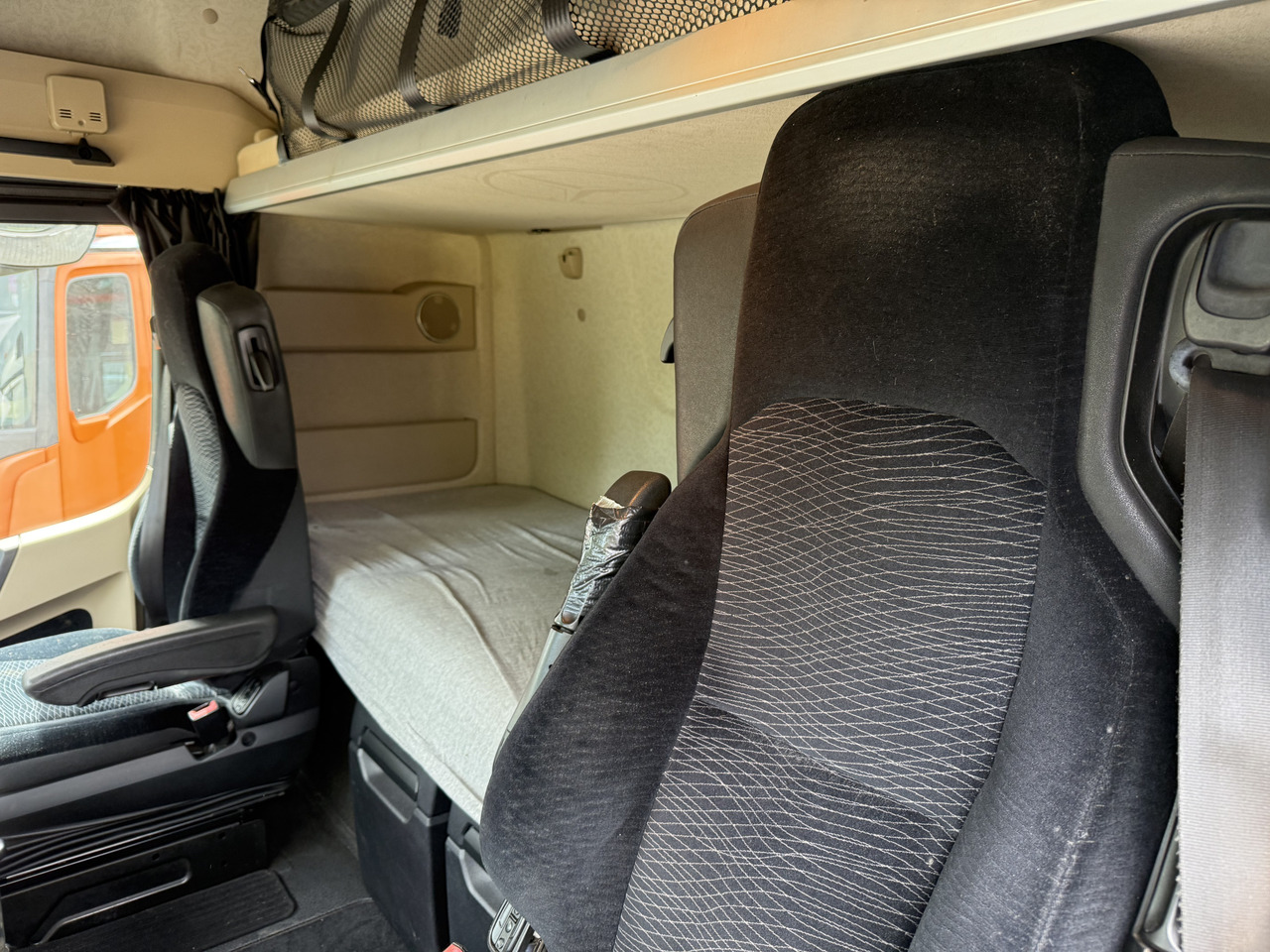 Tracteur routier Mercedes-Benz Actros 1842LS Kran HMF 2020 bis 18 Meter: photos 6