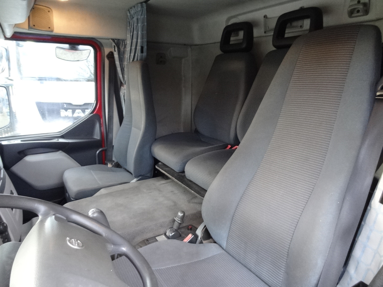 Volvo FE320 Fahrschule/ driving school - Tracteur routier: photos 4 Volvo FE320 Fahrschule/ driving school - Tracteur routier: photos 4