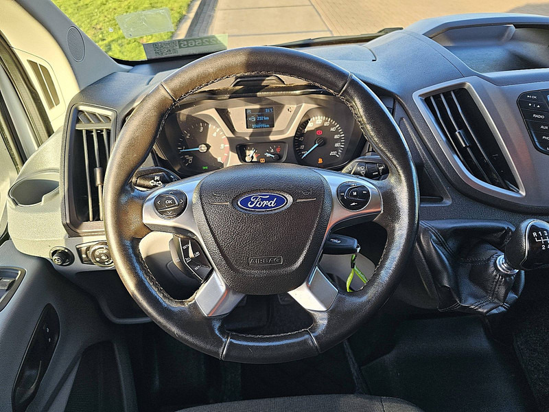 Utilitaire plateau Ford Transit 2.0 TDCI 130: photos 11 Utilitaire plateau Ford Transit 2.0 TDCI 130: photos 11