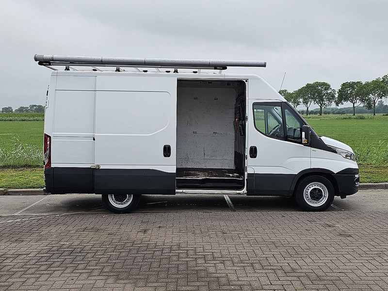 Fourgon utilitaire Iveco Daily 35S16: photos 12