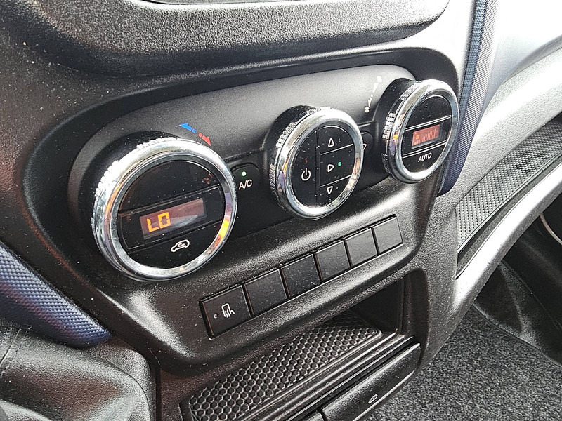 Fourgon utilitaire Iveco Daily 35S16: photos 9