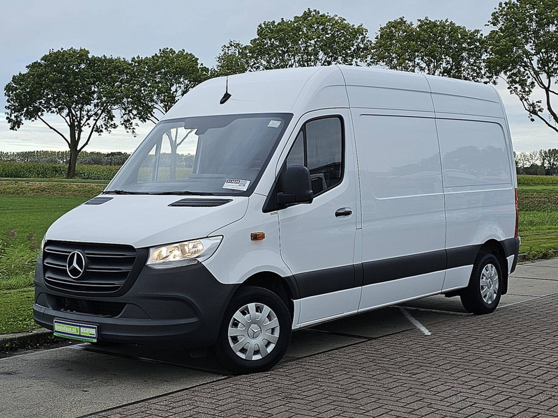 Mercedes-Benz Sprinter 315 L2H2 Mbux Euro6 AC! - Fourgon utilitaire: photos 2 Mercedes-Benz Sprinter 315 L2H2 Mbux Euro6 AC! - Fourgon utilitaire: photos 2