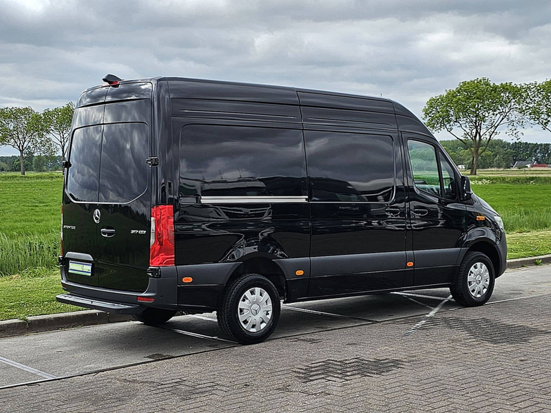 Mercedes-Benz Sprinter 317 L2H2 LED RWD! - Fourgon utilitaire: photos 3 Mercedes-Benz Sprinter 317 L2H2 LED RWD! - Fourgon utilitaire: photos 3