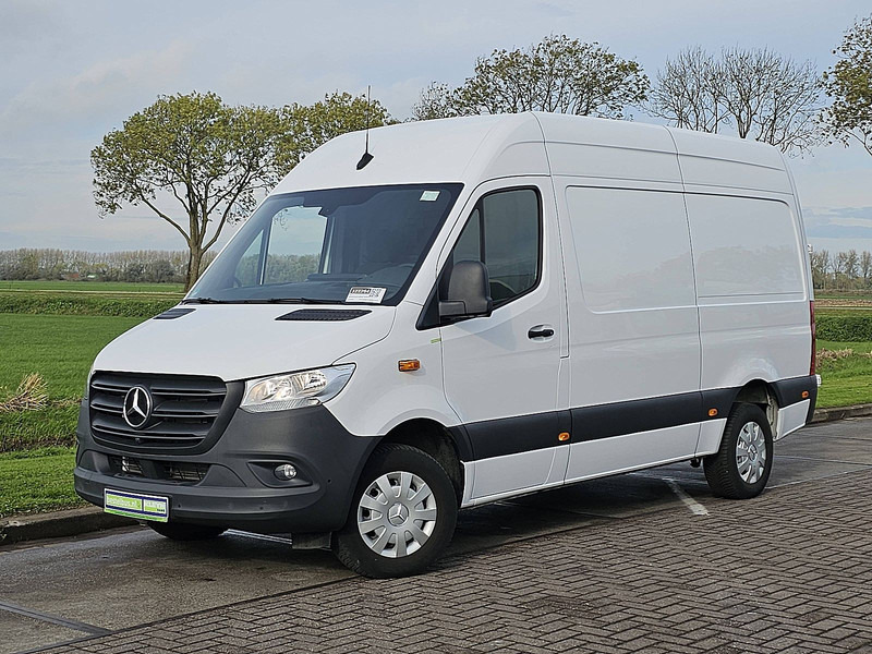 Mercedes-Benz Sprinter 317 L2H2 Mbux Navi RWD! - Fourgon utilitaire: photos 2 Mercedes-Benz Sprinter 317 L2H2 Mbux Navi RWD! - Fourgon utilitaire: photos 2