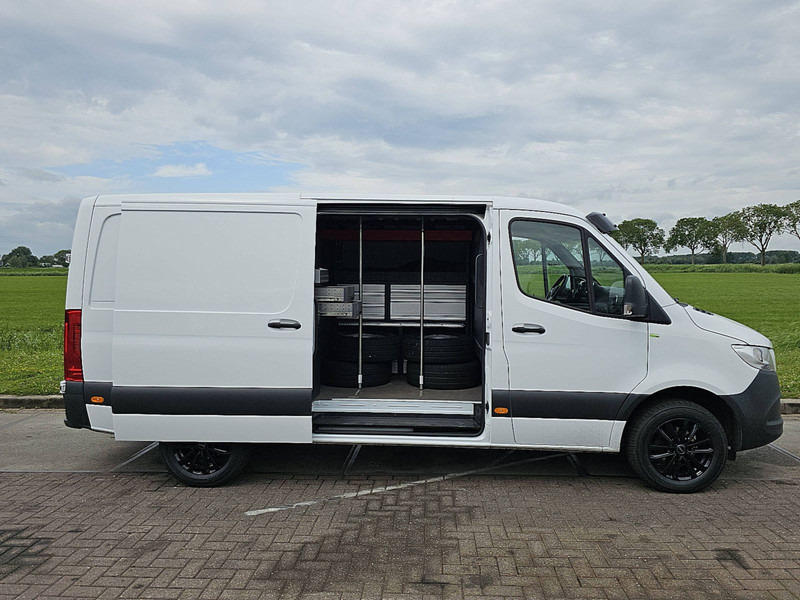 Fourgonnette Mercedes-Benz Sprinter 319 L2H1 Mbux V6 3.0Ltr!: photos 16