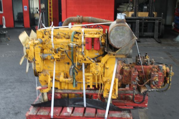 Komatsu 6 cyl/S6D - Moteur pour Engins de chantier: photos 3 Komatsu 6 cyl/S6D - Moteur pour Engins de chantier: photos 3