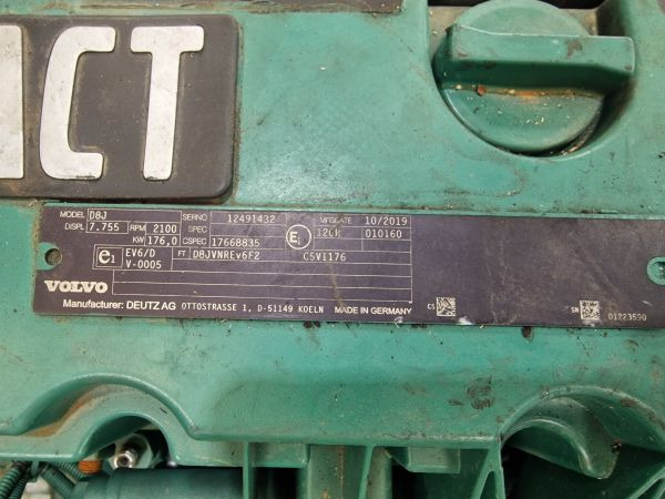 Volvo D8J Engine – In Process of Recon (Plant) - Moteur pour Engins de chantier: photos 2 Volvo D8J Engine – In Process of Recon (Plant) - Moteur pour Engins de chantier: photos 2