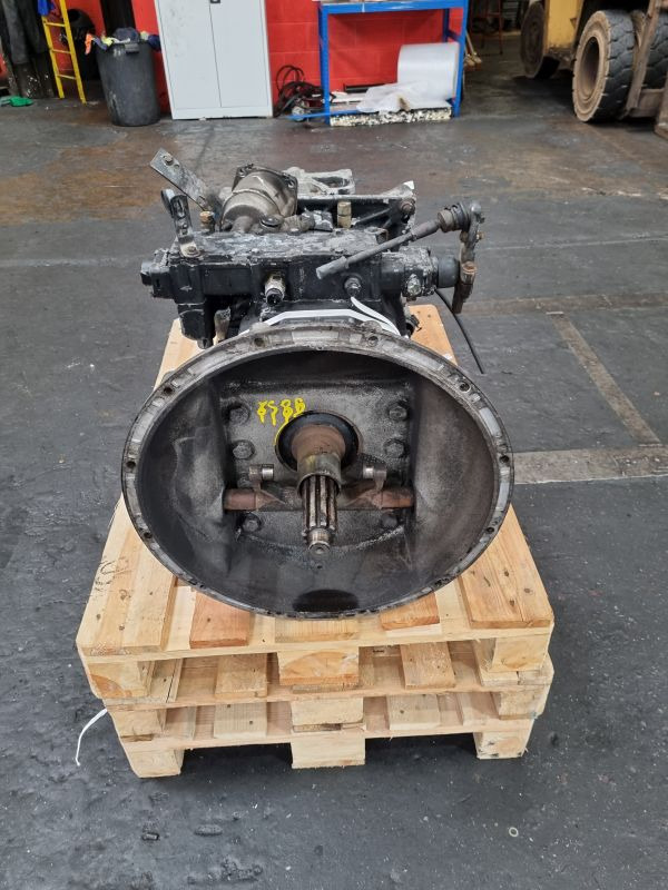 ZF 6S85 with voith Retarder Gearbox - Boîte de vitesse: photos 2 ZF 6S85 with voith Retarder Gearbox - Boîte de vitesse: photos 2