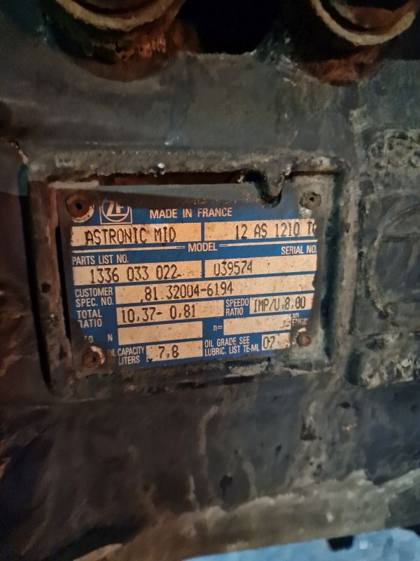 ZF Astronic 12AS1210TO Gearbox - Boîte de vitesse: photos 2 ZF Astronic 12AS1210TO Gearbox - Boîte de vitesse: photos 2