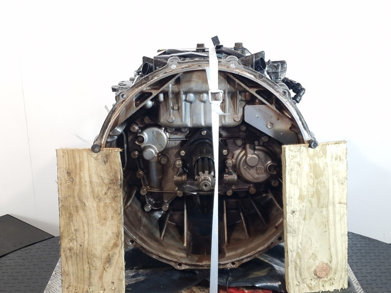 ZF Astronic 12AS2330TD Gearbox - Boîte de vitesse: photos 2 ZF Astronic 12AS2330TD Gearbox - Boîte de vitesse: photos 2