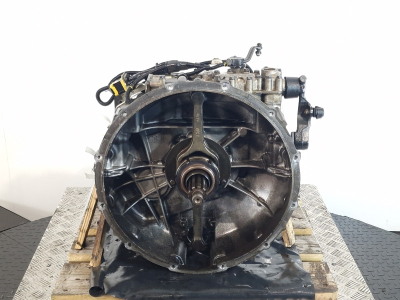 ZF Ecolite 6S800TO Renault Spec Gearbox - Boîte de vitesse: photos 2 ZF Ecolite 6S800TO Renault Spec Gearbox - Boîte de vitesse: photos 2