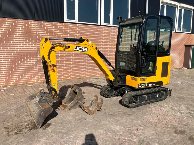 JCB 19C-1 - Mini pelle: photos 1 JCB 19C-1 - Mini pelle: photos 1