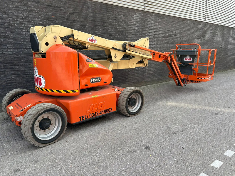JLG E450AJ - Nacelle articulée: photos 3 JLG E450AJ - Nacelle articulée: photos 3