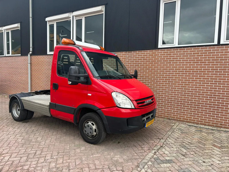 Iveco Daily 40 C18 - Tracteur routier: photos 2 Iveco Daily 40 C18 - Tracteur routier: photos 2