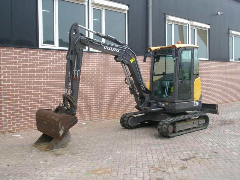Volvo EC35D - Mini pelle: photos 1 Volvo EC35D - Mini pelle: photos 1