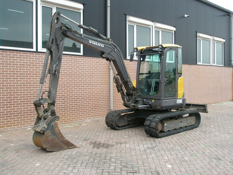 Volvo ECR50D - Mini pelle: photos 1 Volvo ECR50D - Mini pelle: photos 1