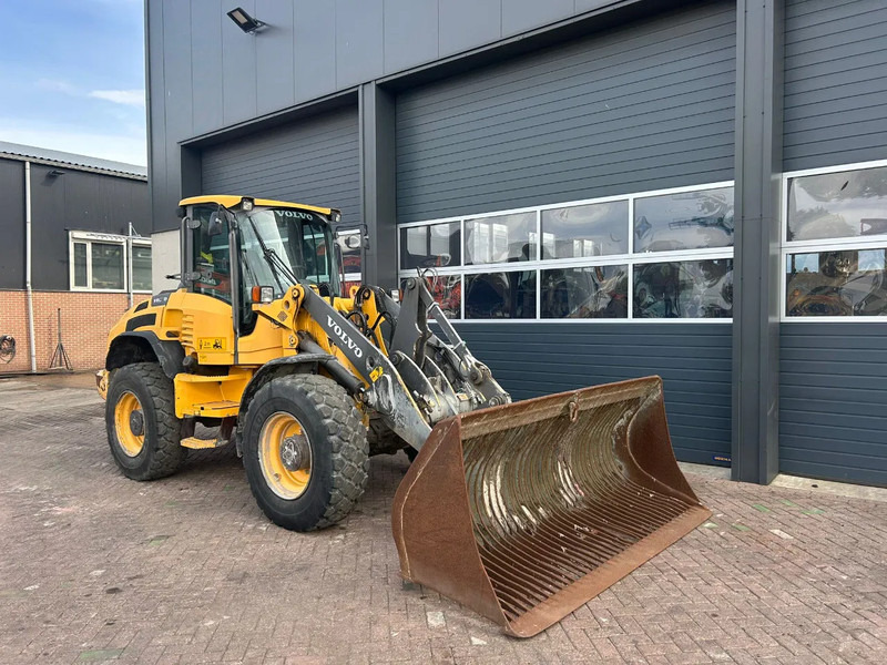 Volvo L45G - Chargeuse sur pneus: photos 3 Volvo L45G - Chargeuse sur pneus: photos 3