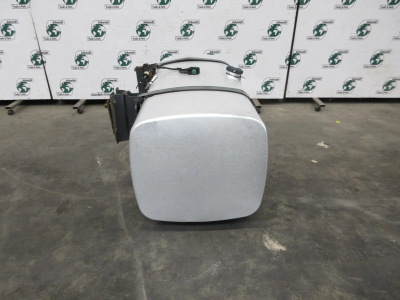 DAF 1681826 DIESEL TANK 620 LITER DAF CF XF EURO 6 - Réservoir de carburant pour Camion: photos 2 DAF 1681826 DIESEL TANK 620 LITER DAF CF XF EURO 6 - Réservoir de carburant pour Camion: photos 2